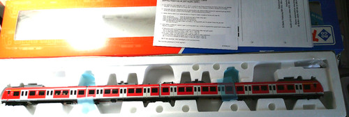 Teiliger bahn triebzug - teiliger,